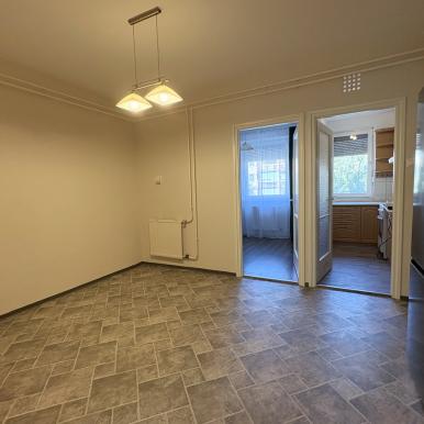 1+2 szoba + étkezős, II. emeleti lakás terasszal a belvárosban