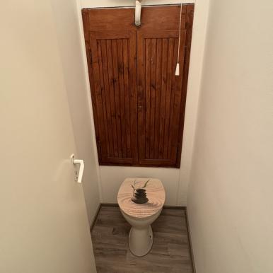 1+2 szoba + étkezős, II. emeleti lakás terasszal a belvárosban