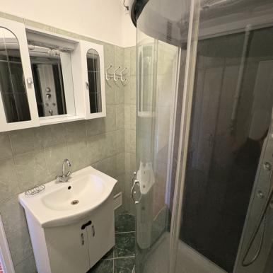 2 szoba + étkezős, 59 m2-es igényes lakás belvárosban