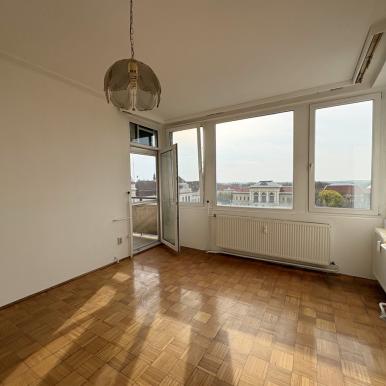 2 szobás, erkélyes lakás gyönyörű belvárosi panorámával