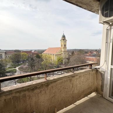 2 szobás, erkélyes lakás gyönyörű belvárosi panorámával