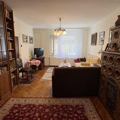 3 szoba + nappalis + étkezős sorház Kertvárosban