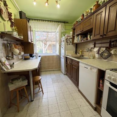 3 szoba + nappalis + étkezős sorház Kertvárosban