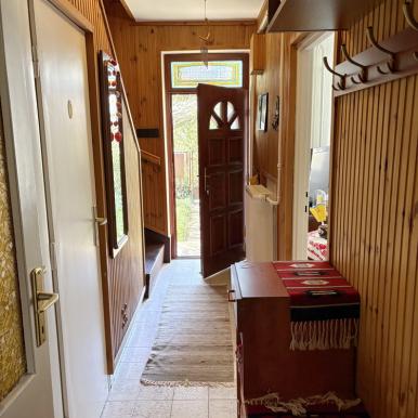 3 szoba + nappalis + étkezős sorház Kertvárosban