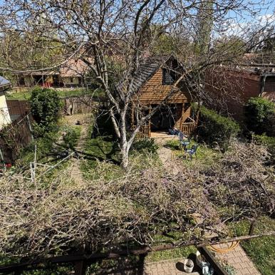 3 szoba + nappalis + étkezős sorház Kertvárosban