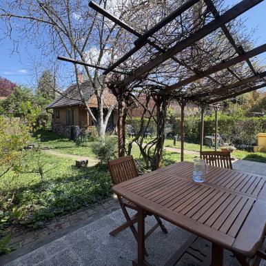 3 szoba + nappalis + étkezős sorház Kertvárosban