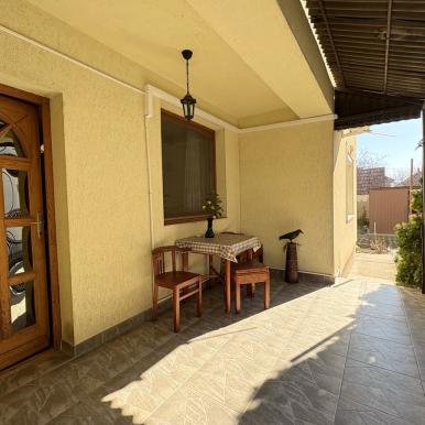 3 szoba + nappalis családi ház Termál lakótelepen