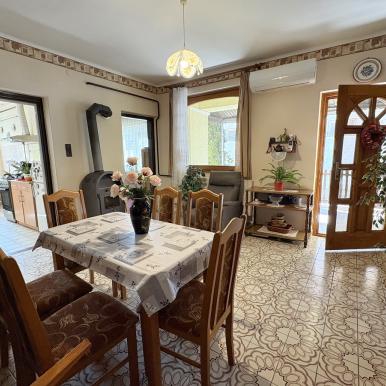 3 szoba + nappalis családi ház Termál lakótelepen