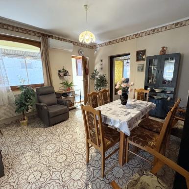 3 szoba + nappalis családi ház Termál lakótelepen