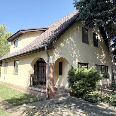 Klasszikus elegancia a Kertvárosban