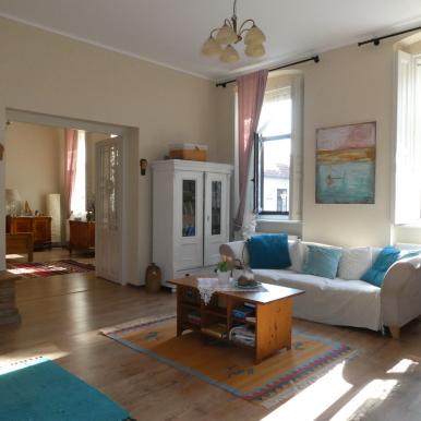 Kurca-parton romantikus polgári otthon