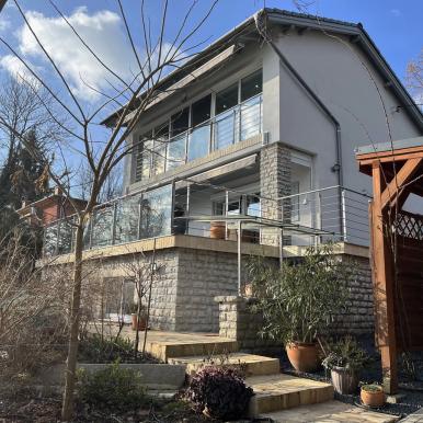 EXKLUZÍV CSALÁDI HÁZ CSODÁS BALATONI PANORÁMÁVAL