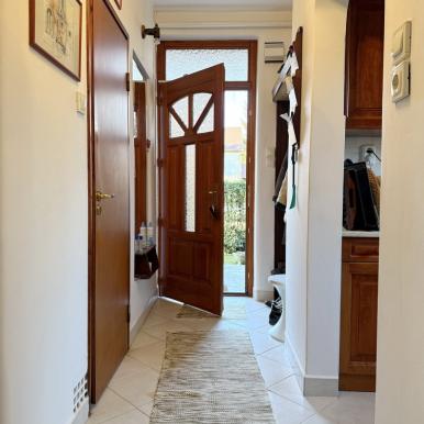 Megkapóan egyedi és elegáns családi ház Kertvárosban