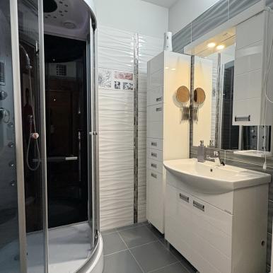 Prémium minőségű, belső kétszintes lakás belvárosban