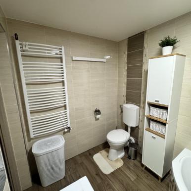 Prémium minőségű, belső kétszintes lakás belvárosban